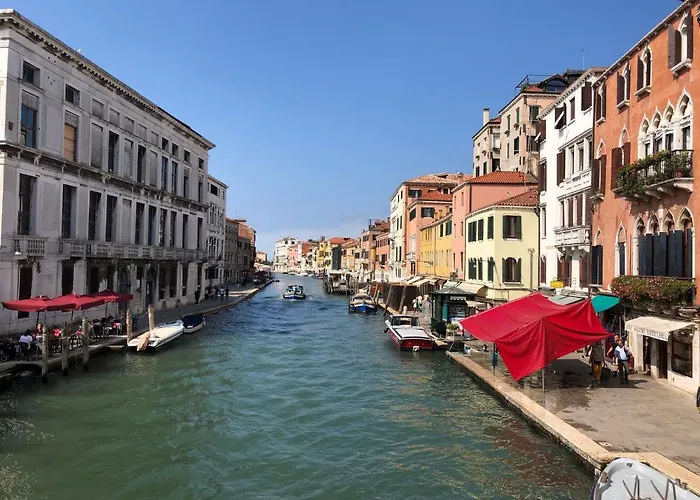Ca Marga Cannaregio - Central Venetian Style 2 Bedroom Apartment
